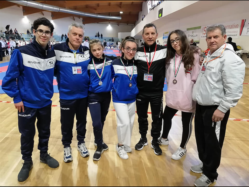 Karate, il team Leone-Marinaro ottiene ottimi risultati a Terlizzi nel  Trofeo Puglia 